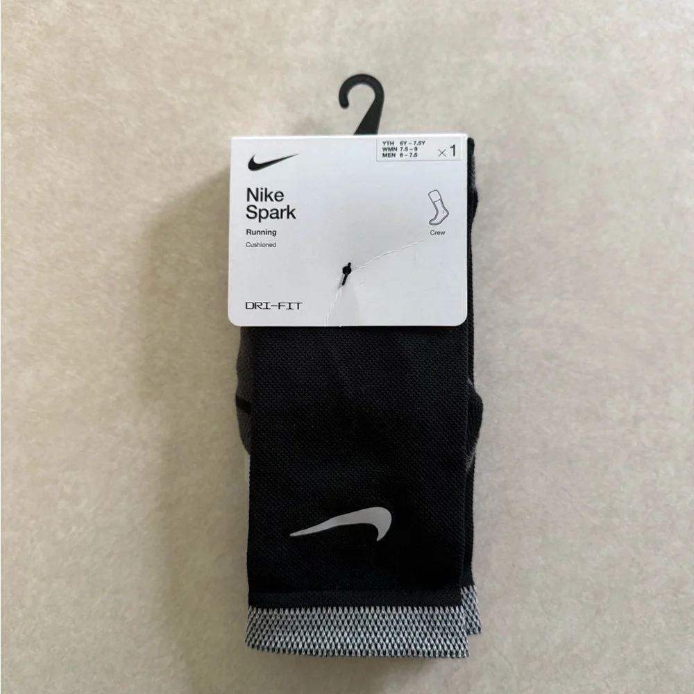 Nike Spark Cushioned Crew Running Socks Black Men’s Sz 6-7.5 Womens Sz 7.5-9 NWT